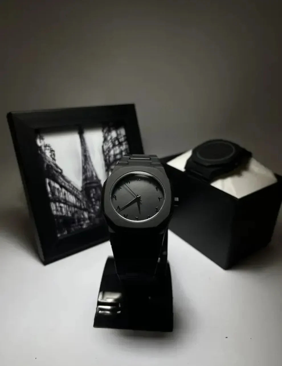Black Aura Quartz Watch – Stylish Analog Watch For Men & Boys - Classy Pk